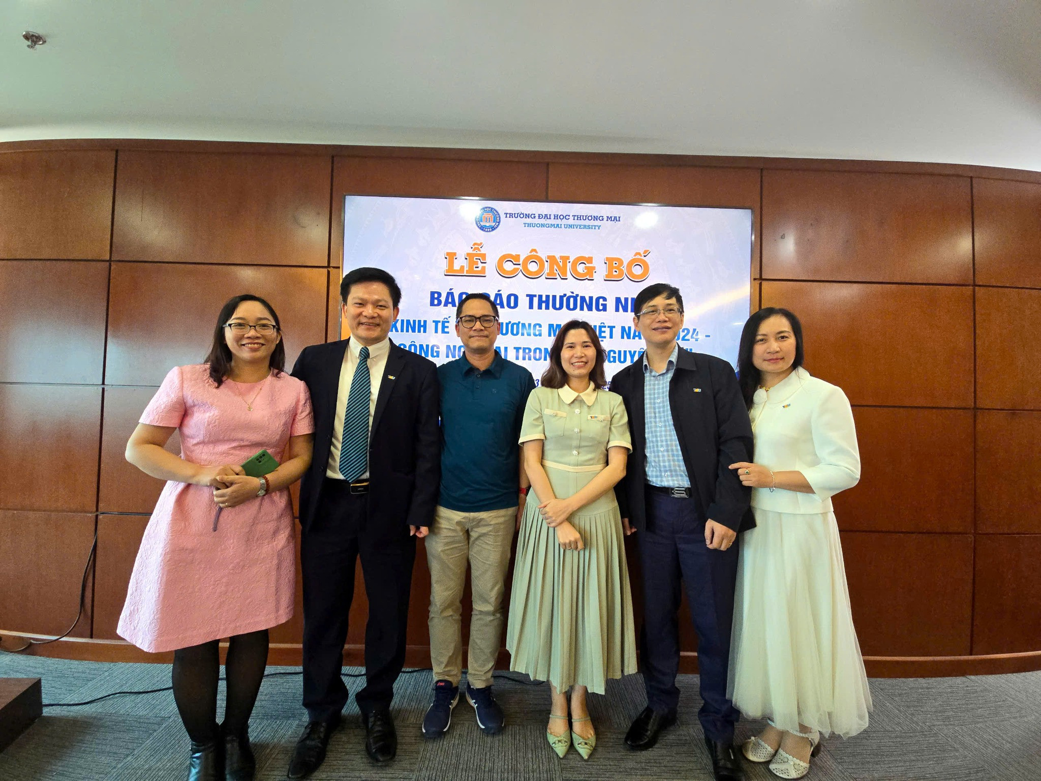 Trường Đại học Thương mại đã tổ chức Lễ Công bố Báo cáo thường niên Kinh tế và Thương mại Việt Nam 2024